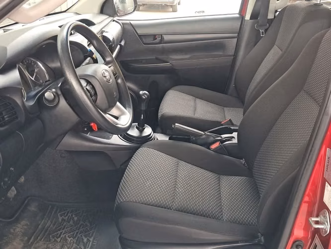 TOYOTA HILUX 2023 - Imagen 12