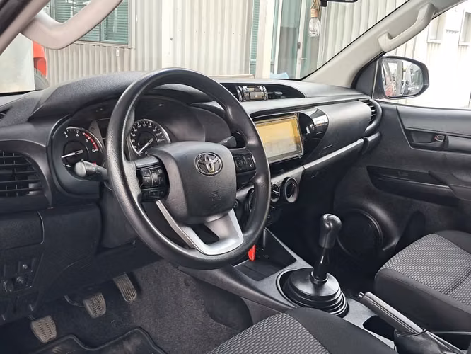TOYOTA HILUX 2023 - Imagen 13
