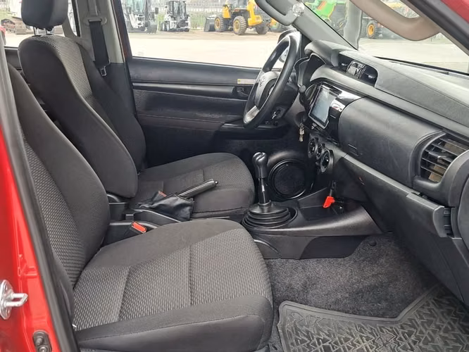 TOYOTA HILUX 2023 - Imagen 16