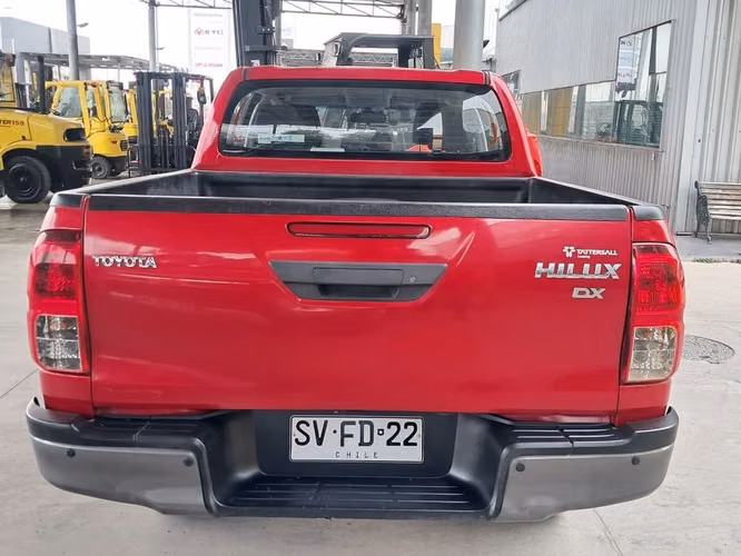 TOYOTA HILUX 2023 - Imagen 7