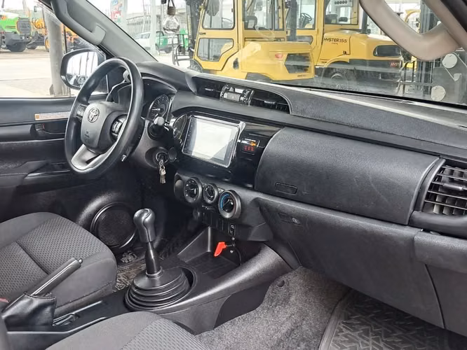 TOYOTA HILUX 2023 - Imagen 17