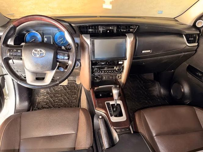 Oportunidad única. Se vende por no uso Toyota Fortuner SRX, 4x4, 2023