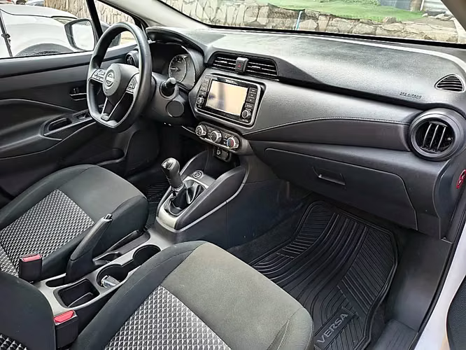 Nissan Versa 1.6 SENSE 4X2 MT 4P 2025 - Imagen 17