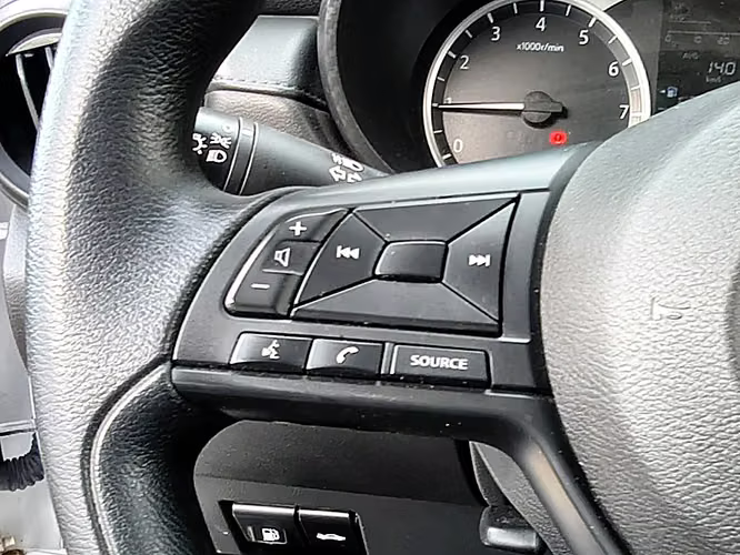 Nissan Versa 1.6 SENSE 4X2 MT 4P 2025 - Imagen 13