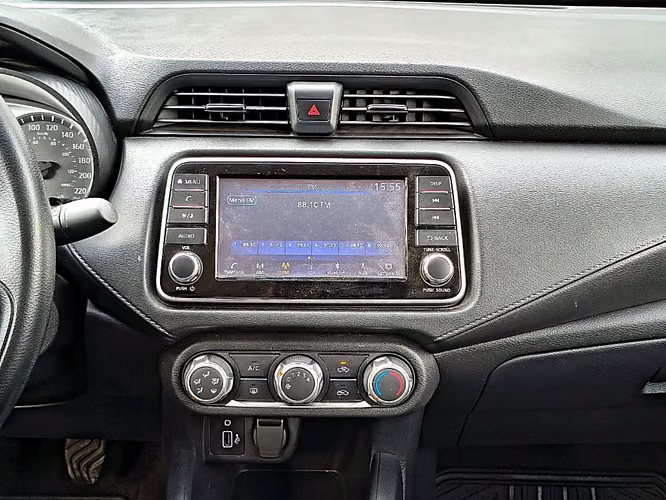 Nissan Versa 1.6 SENSE 4X2 MT 4P 2025 - Imagen 16
