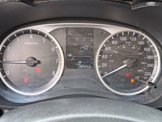 Nissan Versa 1.6 SENSE 4X2 MT 4P 2025 - Imagen 15