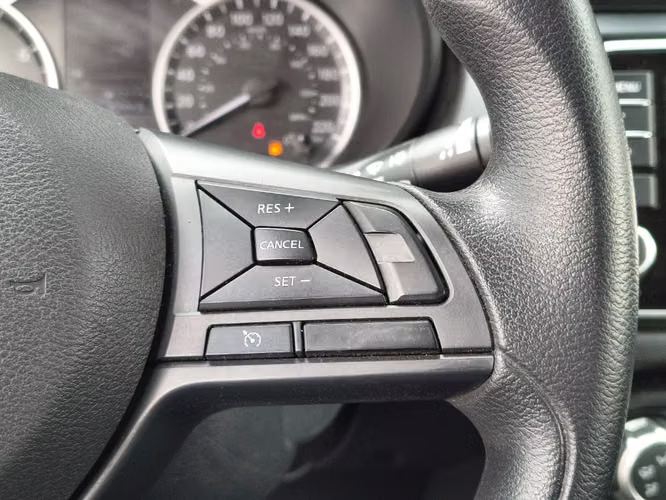 Nissan Versa 1.6 SENSE 4X2 MT 4P 2025 - Imagen 14