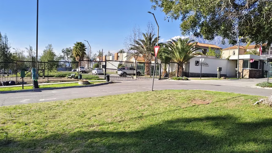 Casa 3 Dormitorios Barrio Cerrado