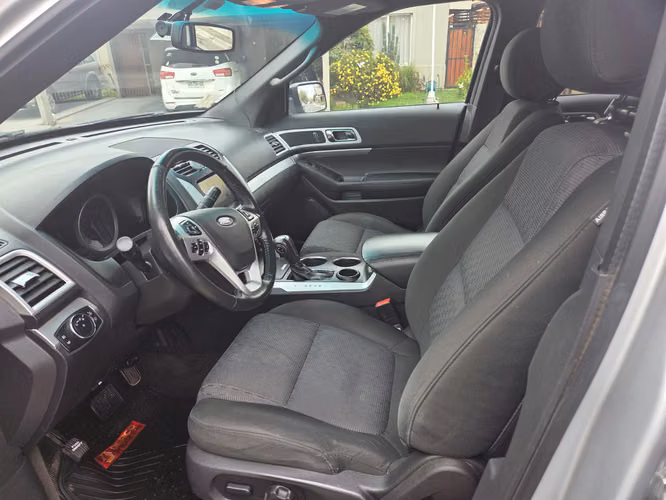 Ford Explorer XLT 4x2 - Imagen 10