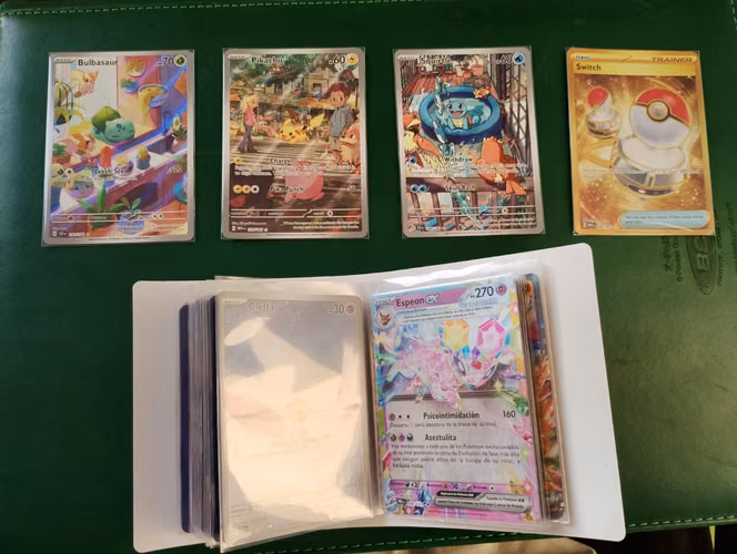 TCG Pokémon: Pikachu 173/165, Squirtle 148/142, Bulbasaur 143/142 + otras 25 cartas