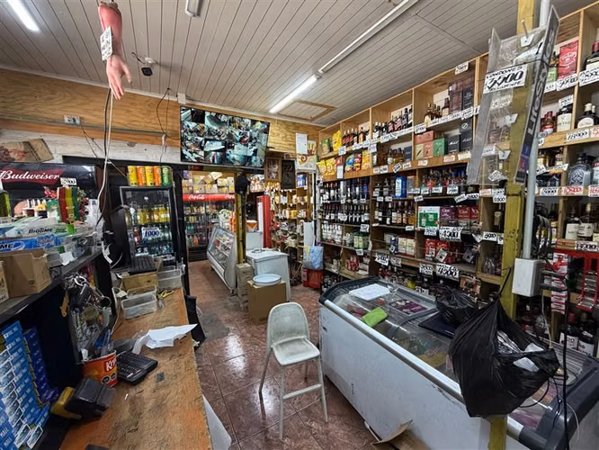VENTA DE BOTILLERIA MINIMARKET A PUERTA CERRADA CON PATENTES - Imagen 16
