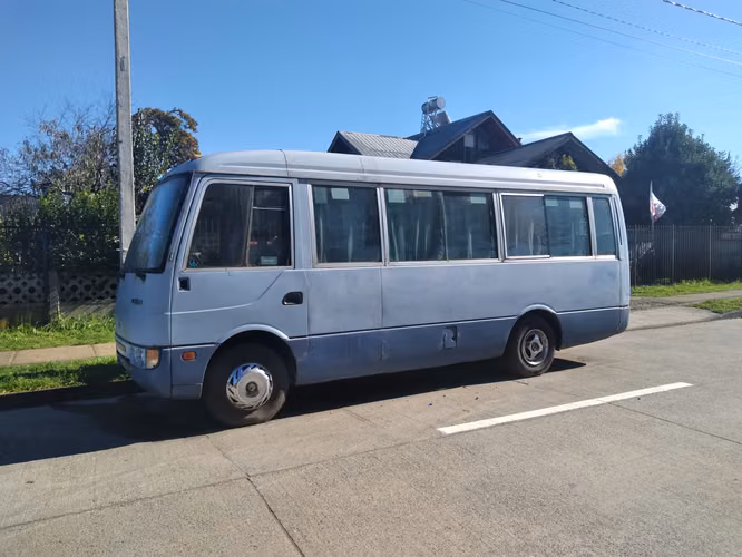 Bus Mitsubishi Rosa