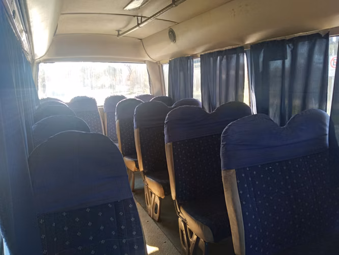 Bus Mitsubishi Rosa - Imagen 6