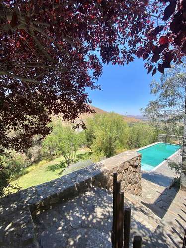 VENTA CASA MEDITERRÁNEA EN CERRO SANTA ISABEL · VISTA CORD. · A 3 MIN. DE PIEDRA ROJA / 4D + SERVICIO · 6.800 M² TERRENO · ESTILO CAMPESTRE: UF 19.500