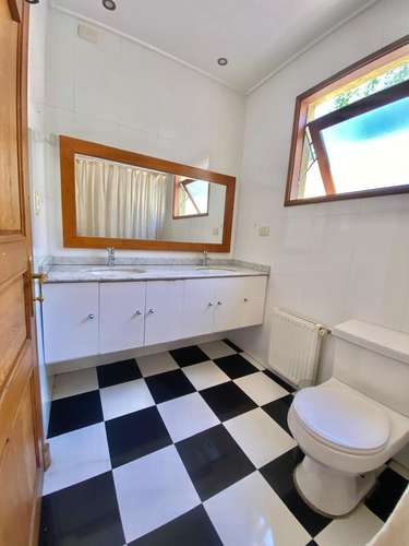 VENTA CASA MEDITERRÁNEA EN CERRO SANTA ISABEL · VISTA CORD. · A 3 MIN. DE PIEDRA ROJA / 4D + SERVICIO · 6.800 M² TERRENO · ESTILO CAMPESTRE: UF 19.500