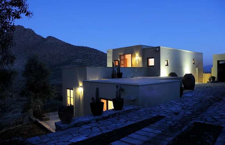 VENTA CASA MEDITERRÁNEA EN CERRO SANTA ISABEL · VISTA CORD. · A 3 MIN. DE PIEDRA ROJA / 4D + SERVICIO · 6.800 M² TERRENO · ESTILO CAMPESTRE: UF 19.500