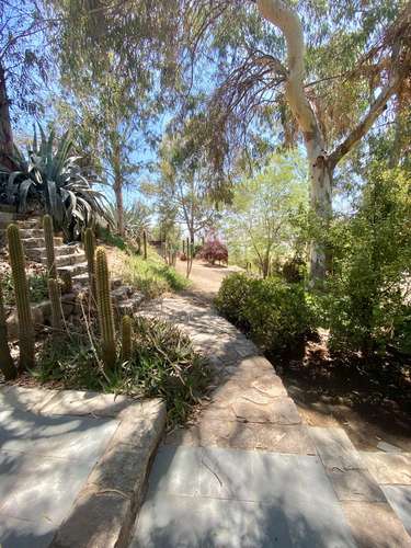 VENTA CASA MEDITERRÁNEA EN CERRO SANTA ISABEL · VISTA CORD. · A 3 MIN. DE PIEDRA ROJA / 4D + SERVICIO · 6.800 M² TERRENO · ESTILO CAMPESTRE: UF 19.500