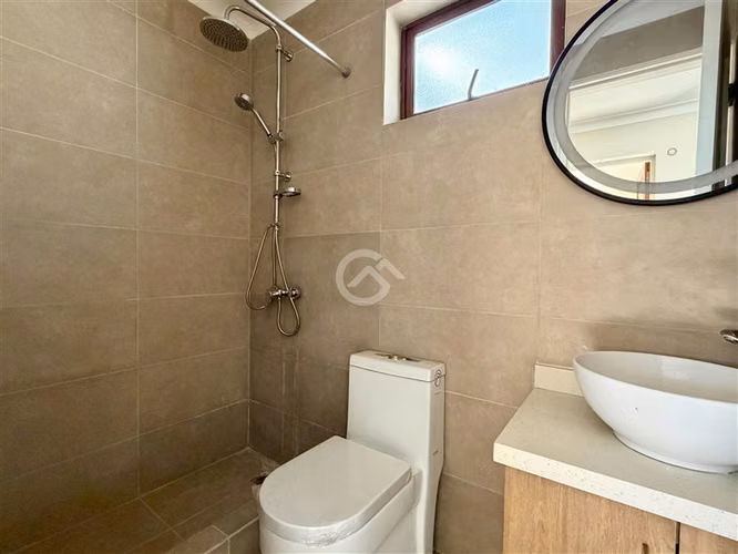 Gran Casa en Arriendo en Av Principal de La Ciudad. - Imagen 17