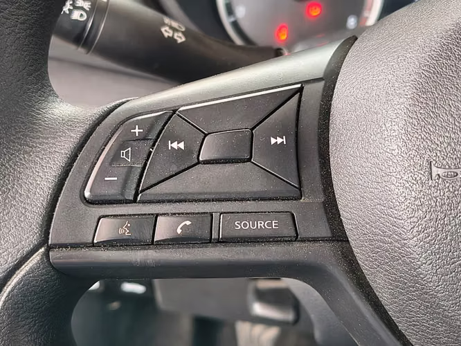 Nissan Versa 1.6 SENSE 4X2 MT 4P 2025 - Imagen 12