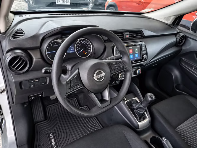 Nissan Versa 1.6 SENSE 4X2 MT 4P 2025 - Imagen 10