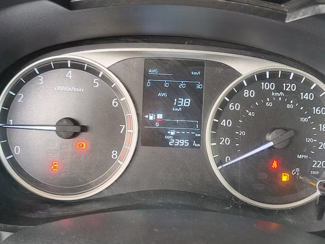 Nissan Versa 1.6 SENSE 4X2 MT 4P 2025 - Imagen 14