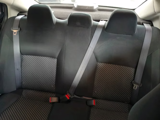 Nissan Versa 1.6 SENSE 4X2 MT 4P 2025 - Imagen 19