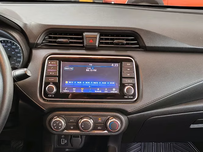 Nissan Versa 1.6 SENSE 4X2 MT 4P 2025 - Imagen 15