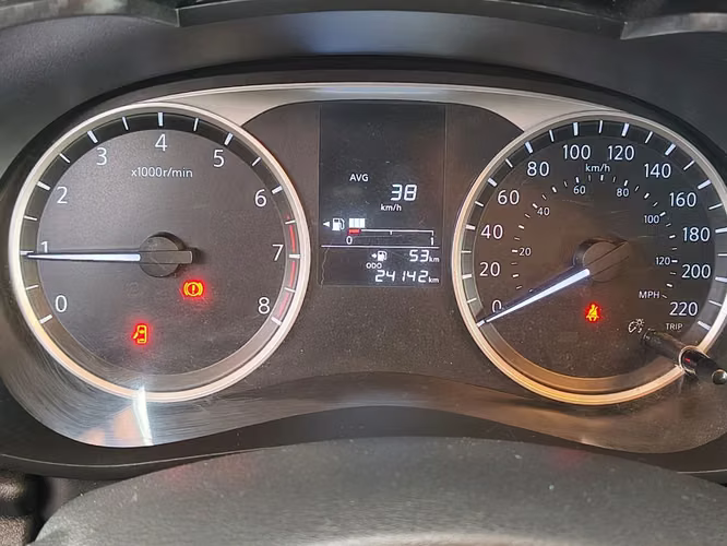 Nissan Versa 1.6 SENSE 4X2 MT 4P 2025 - Imagen 14