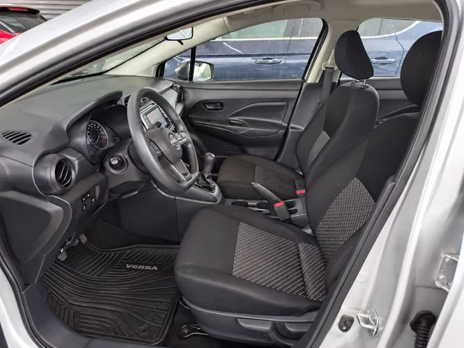 Nissan Versa 1.6 SENSE 4X2 MT 4P 2025 - Imagen 9