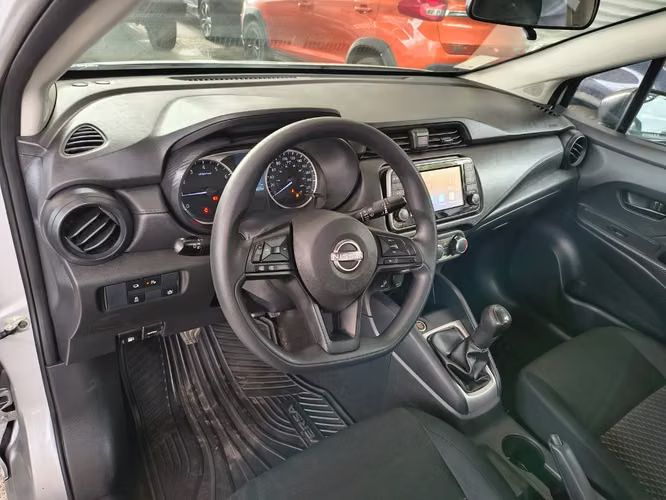 Nissan Versa 1.6 SENSE 4X2 MT 4P 2025 - Imagen 11
