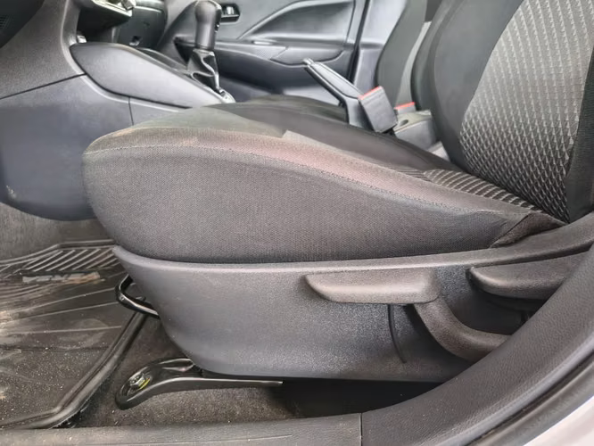 Nissan Versa 1.6 SENSE 4X2 MT 4P 2025 - Imagen 19