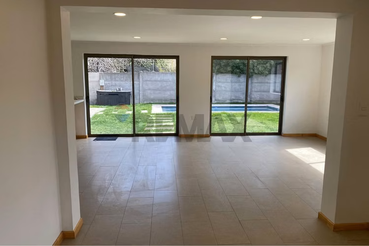 Casa renovada y moderna