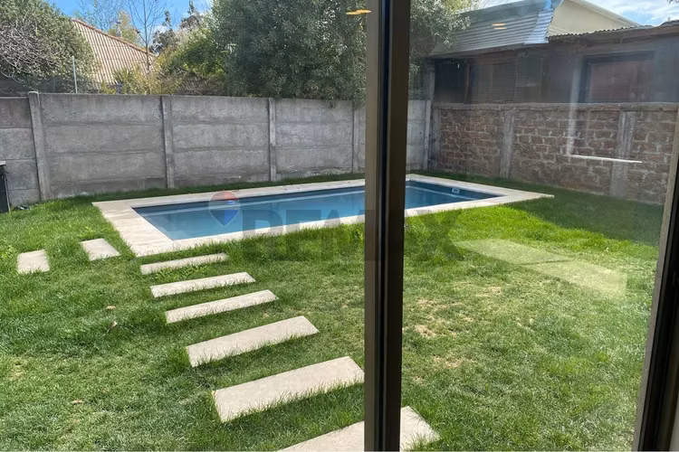 Casa renovada y moderna