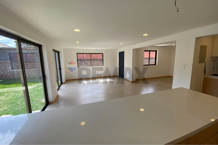 Casa renovada y moderna
