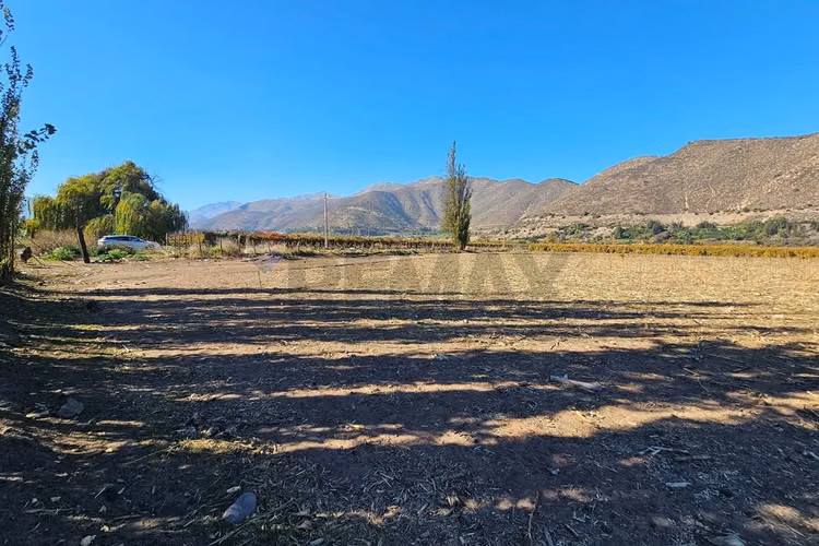 Investment opportunity in catemu: 10.4 acres /agricultural & solar potential