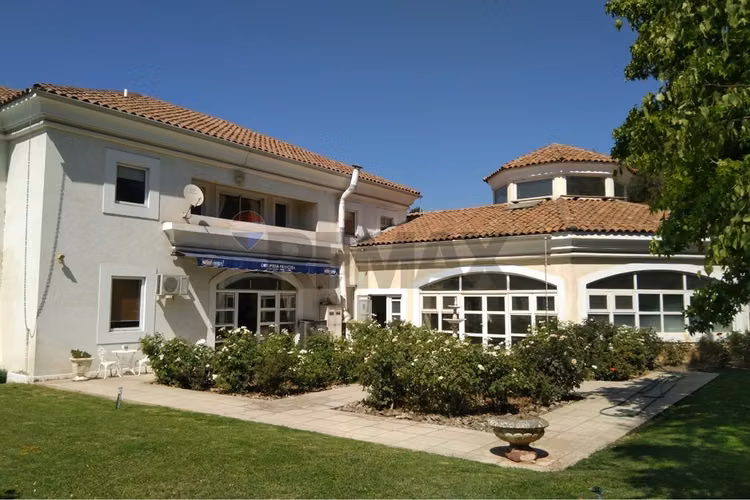 Excelente propiedad comercial en venta – colina