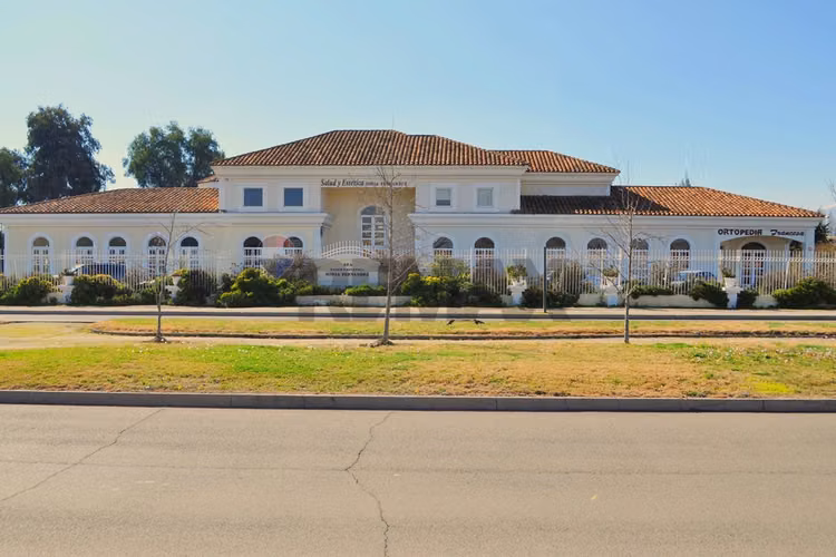 Excelente propiedad comercial en venta – colina