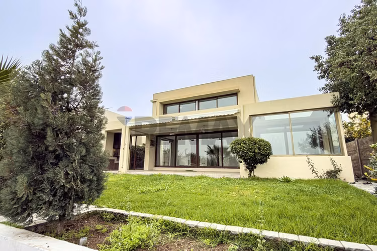 Casa 5d4b con quincho y jardín chamisero - Imagen 9