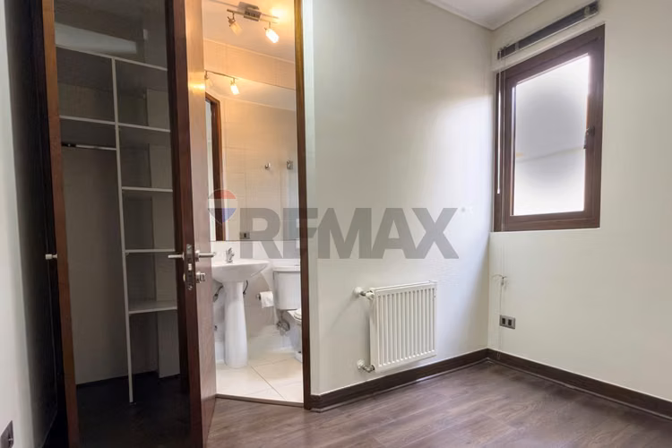 Casa 5d4b con quincho y jardín chamisero - Imagen 16