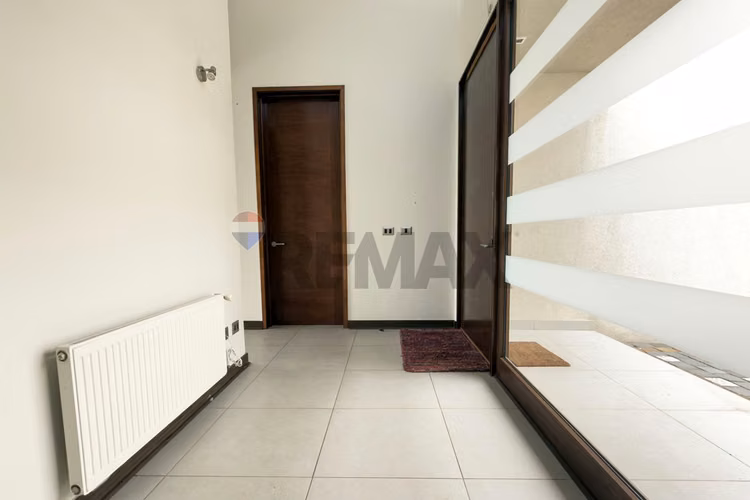 Casa 5d4b con quincho y jardín chamisero - Imagen 18