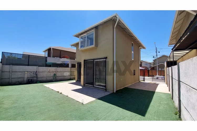 2 pisos con antejardín, patio y garaje - Imagen 25