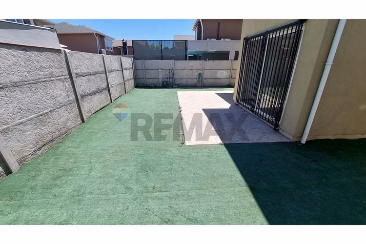 2 pisos con antejardín, patio y garaje - Imagen 26