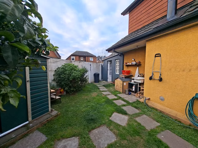 HERMOSA CASA EN BOSQUES DE SAN PEDRO CON AMPLIO PATIO - Imagen 16