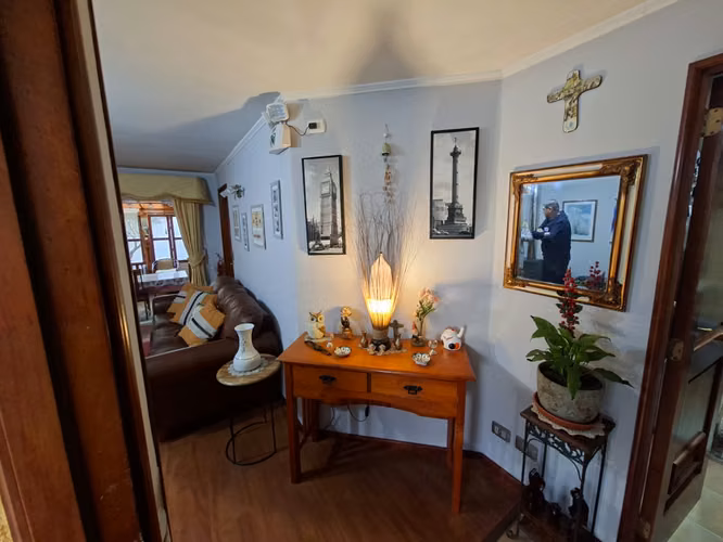 HERMOSA CASA EN BOSQUES DE SAN PEDRO CON AMPLIO PATIO - Imagen 5
