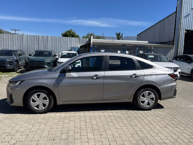 Toyota Yaris 1.5l I Mt 2025