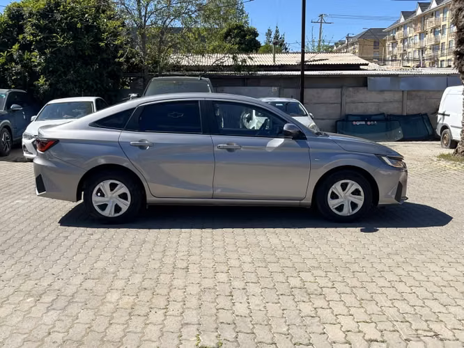 Toyota Yaris 1.5l I Mt 2025