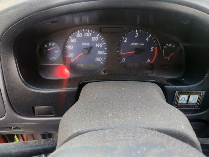 Nissan Terrano 4x2 con A/C - Imagen 3
