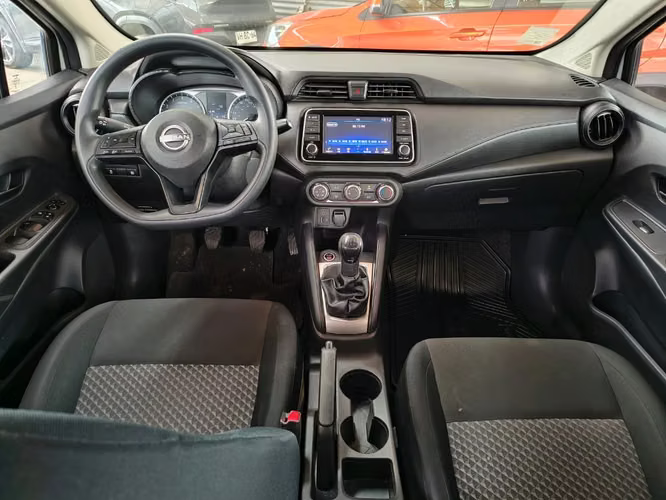 Nissan Versa 1.6 SENSE 4X2 MT 4P 2025 - Imagen 10