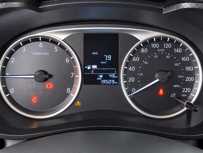 Nissan Versa 1.6 SENSE 4X2 MT 4P 2025 - Imagen 13