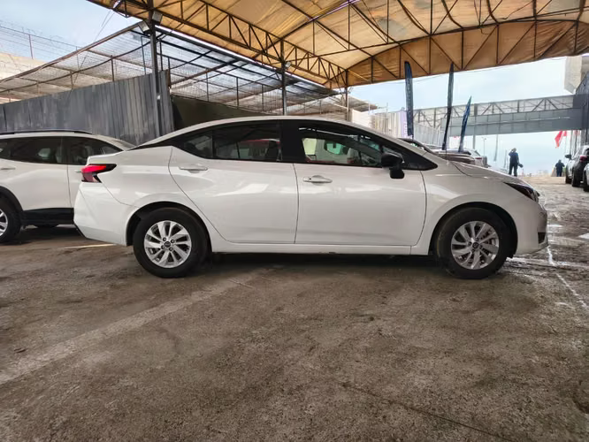 Nissan Versa 1.6 SENSE 4X2 MT 4P 2025 - Imagen 4